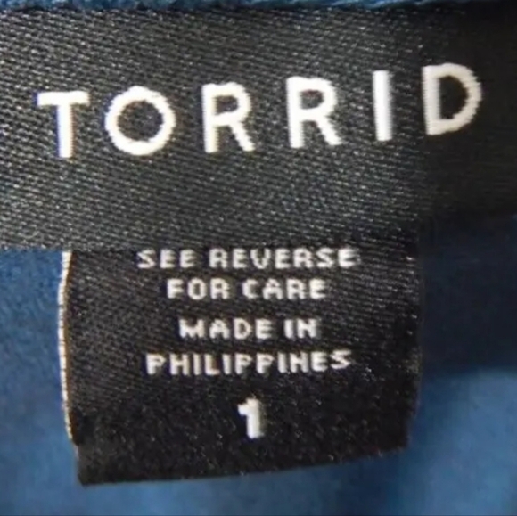 Torrid Foxy Off the Shoulder Top - Picture 4 of 4